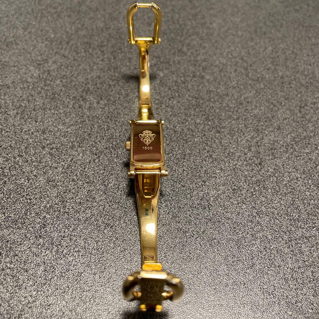 GUCCI時計 1500L 新品電池 稼働品 ゴールド バングルウォッチ 黒