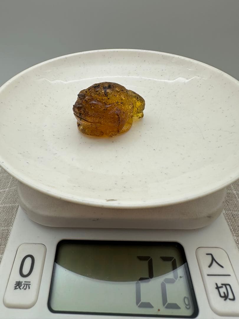 ☆天然☆ バルト海産　天然アンバー 琥珀 ネックレス ペンダント （金蟾 彫刻）