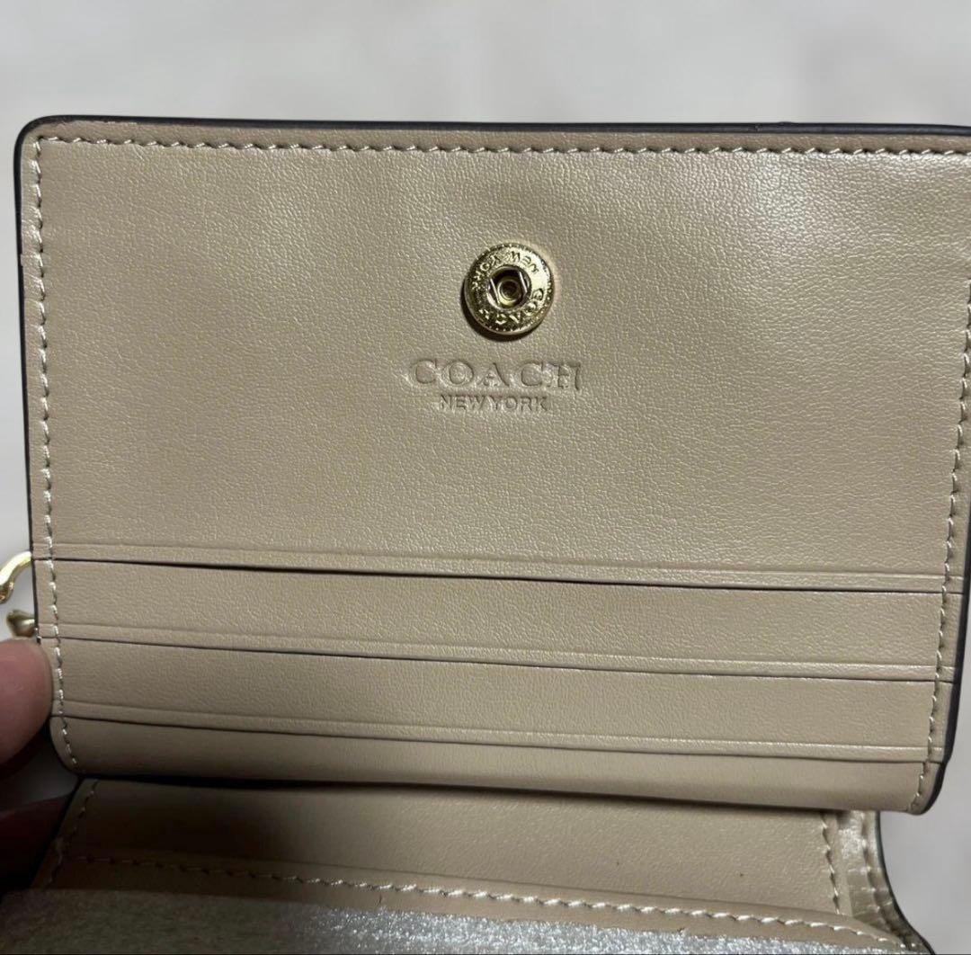 新品未使用　コーチ　COACH 二つ折り財布　猫イラスト