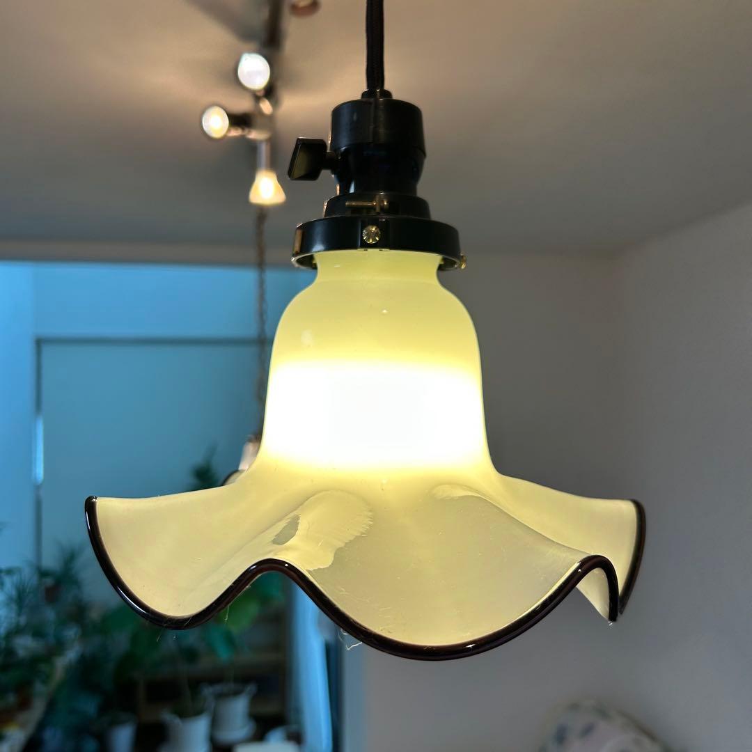 後藤照明　フリルエッジ ガラス ペンダントライト