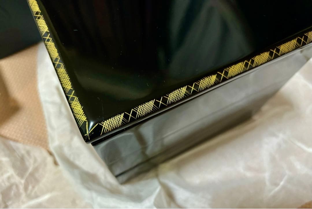 黒い漆の重箱　（未使用品）