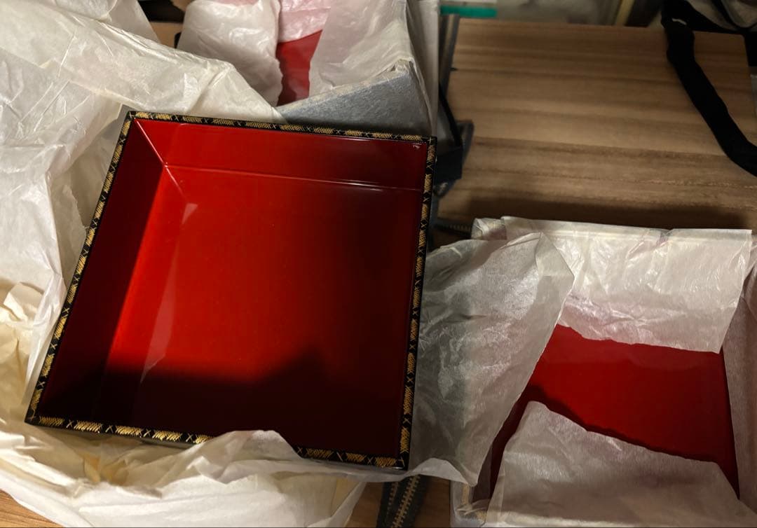 黒い漆の重箱　（未使用品）