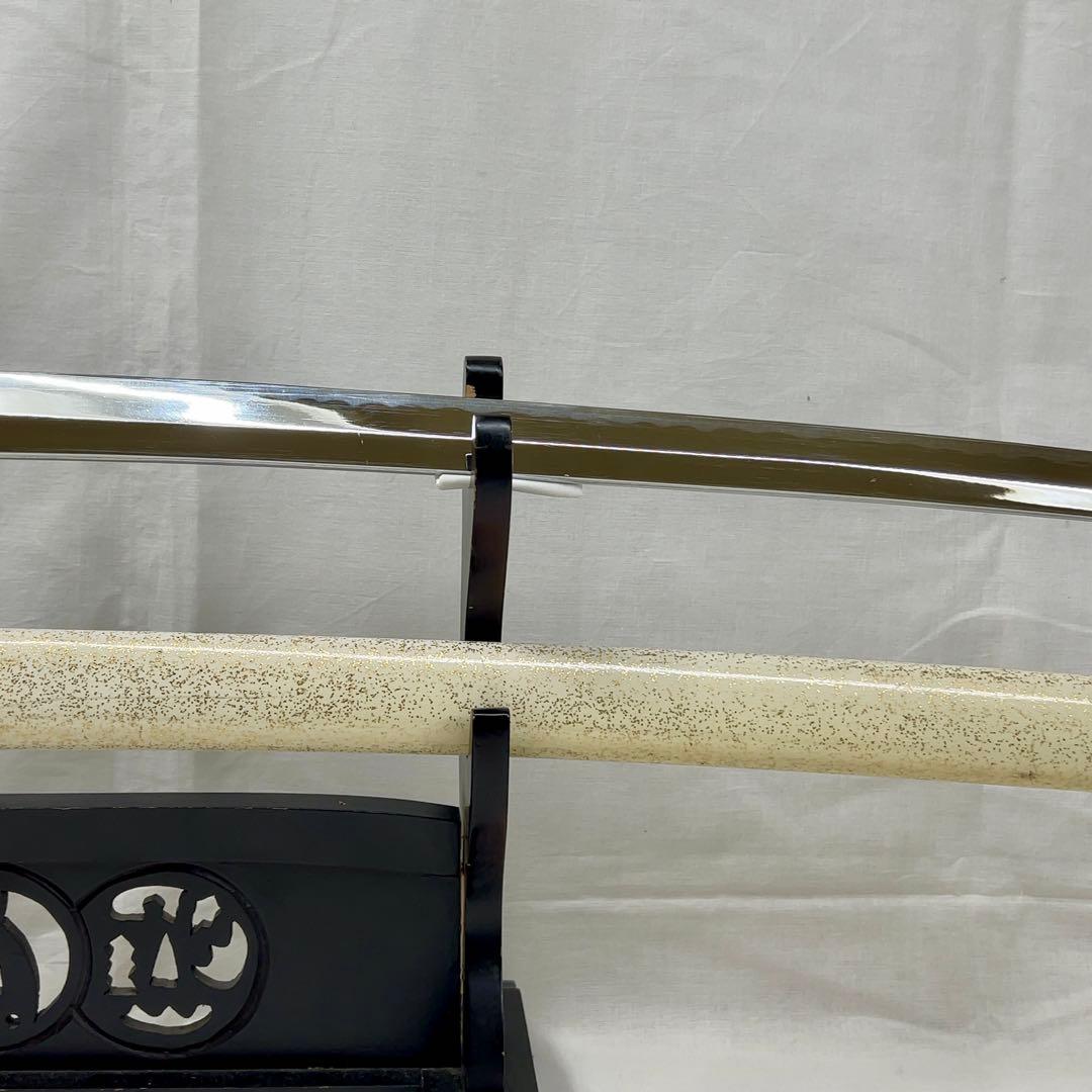 【模造刀】太刀 鉄鍔 風景 魚子地 図 全長99.0センチ 日本刀 白地 金梨地