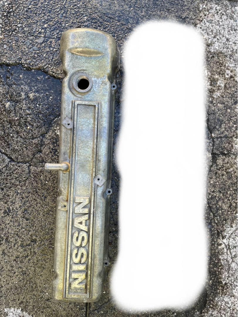 ニッサン L型エンジンヘッドカバー　タペットカバー