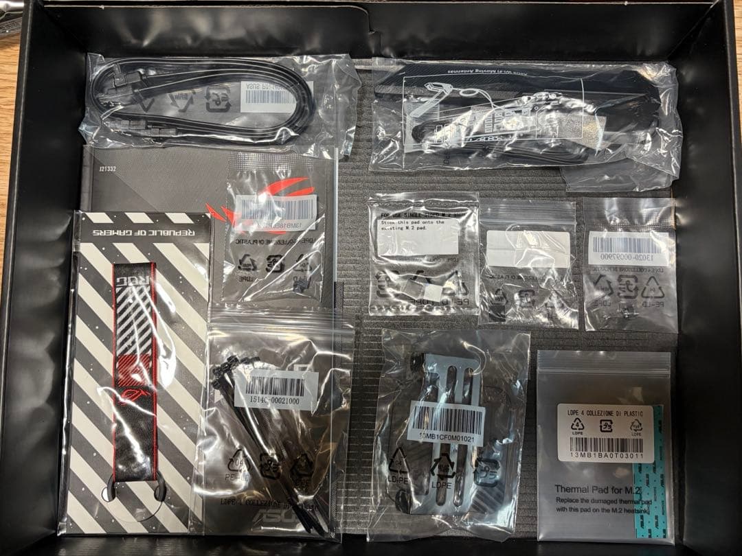 マザーボード ASUS ROG STRIX Z790-F GAMING WIFI