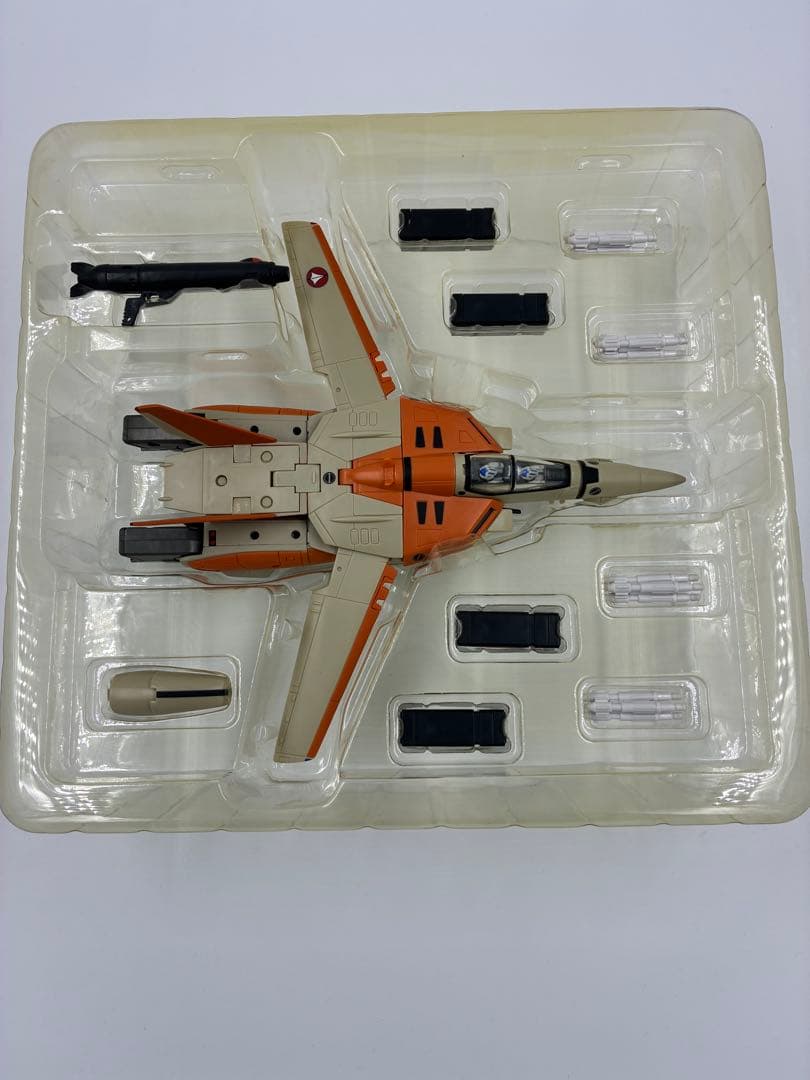 マクロス 1/60 完全変形 VF-1D バルキリー フィギュア