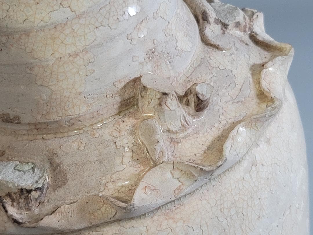 中国美術 遼白磁 纏龍貼 瓶 時代物 DT243