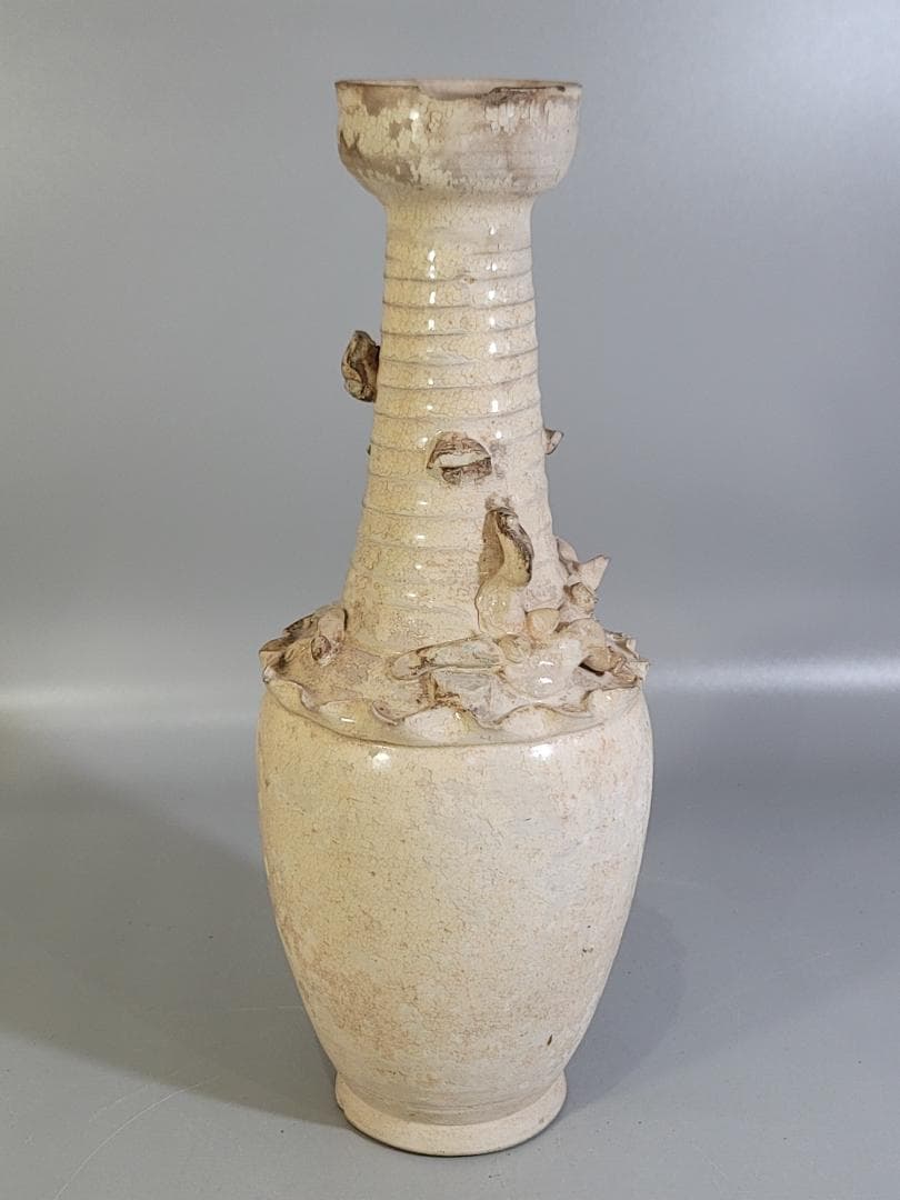 中国美術 遼白磁 纏龍貼 瓶 時代物 DT243