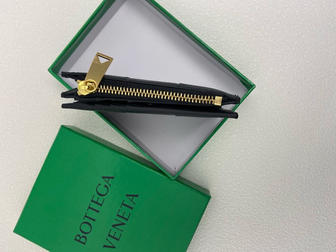 Bottega Veneta ブラックレザー二つ折り財布