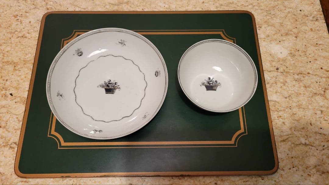 ブラック&ホワイトのティーボール