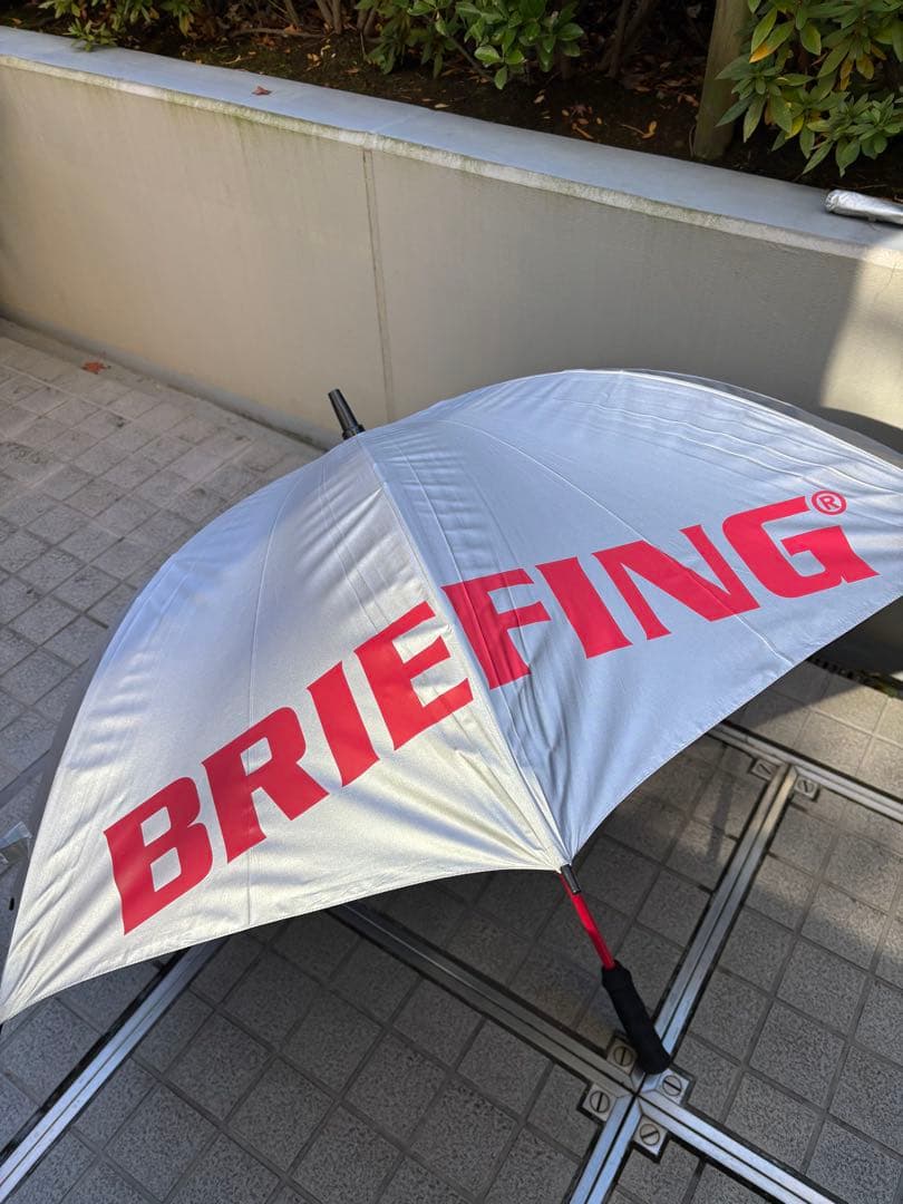 BRIEFING シルバー傘 大きなロゴ