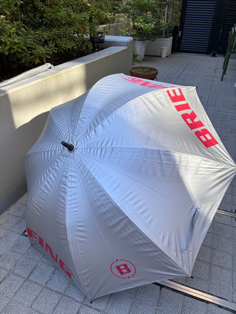 BRIEFING シルバー傘 大きなロゴ