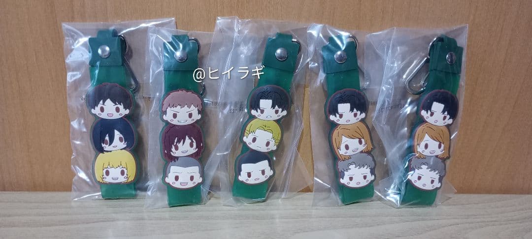 【進撃の巨人/ 一番くじ】獣の巨人&リヴァイ フィギュア、アクリルスタンドなど