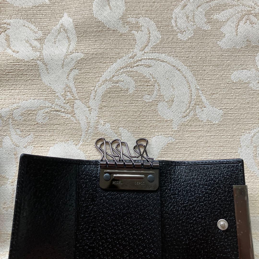 ひまわりです。未使用品❗️GUCCI ブラックレザーキーケース希少