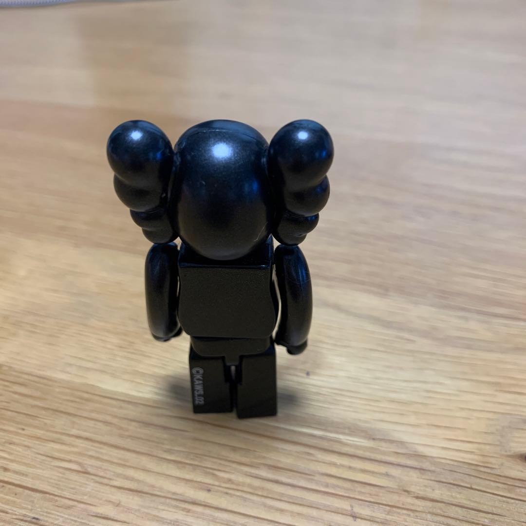 ベアブリック　KAWS