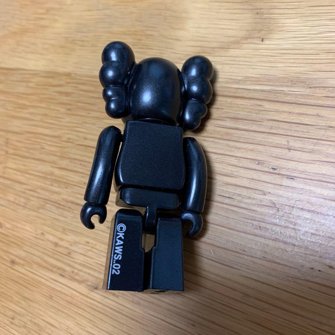 ベアブリック　KAWS