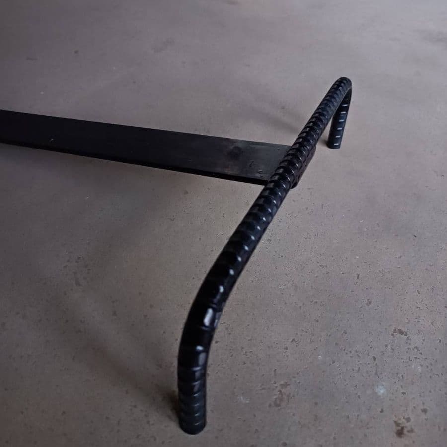 ゆらゆらゆれるアイアン看板