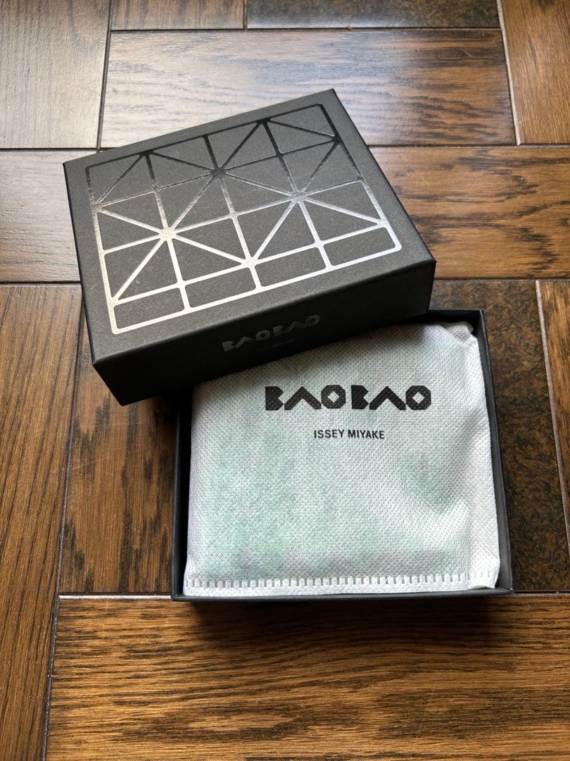 【新品】BAOBAO ISSAY MIYAKE 財布　保証書付