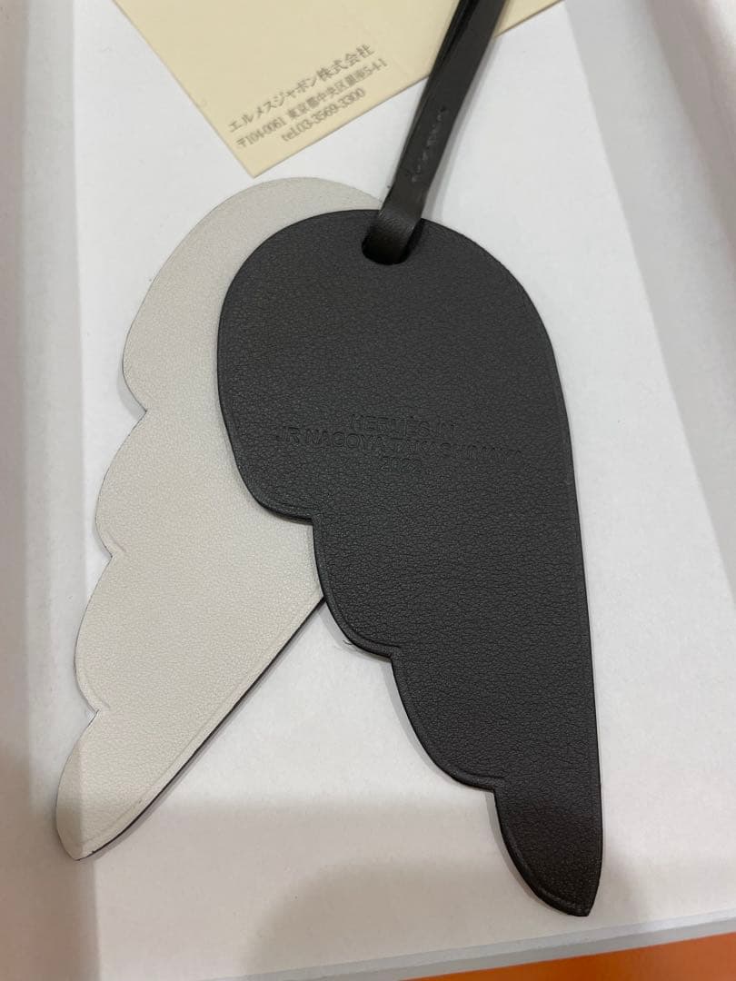 エルメス　チャームレザーグレーxホワイト 名古屋高島屋 2022 限定