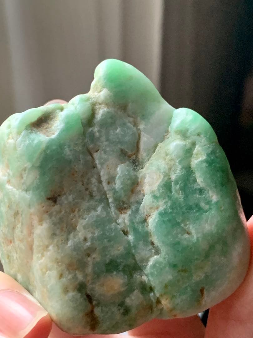 金山谷　極上ろうかん糸魚川翡翠　原石　糸魚川ひすい　コン沢　国産鉱物　水石　根付