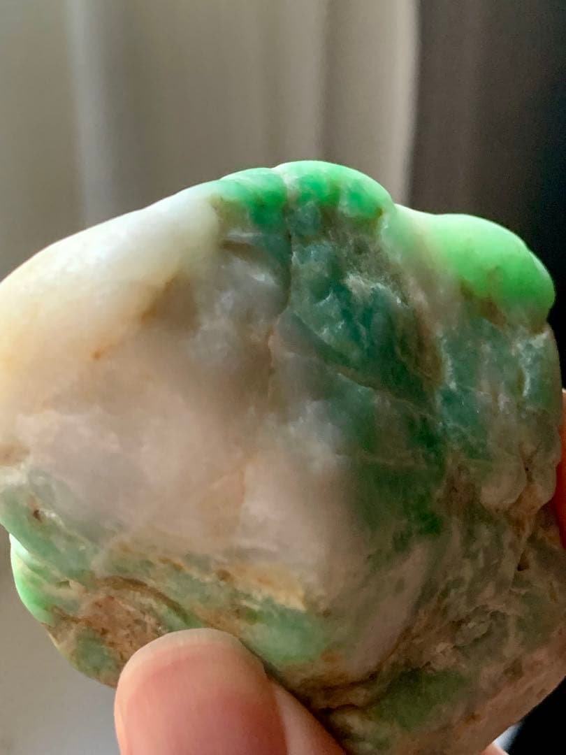 金山谷　極上ろうかん糸魚川翡翠　原石　糸魚川ひすい　コン沢　国産鉱物　水石　根付