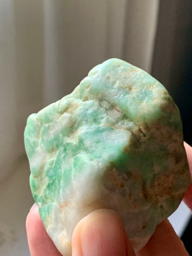 金山谷　極上ろうかん糸魚川翡翠　原石　糸魚川ひすい　コン沢　国産鉱物　水石　根付
