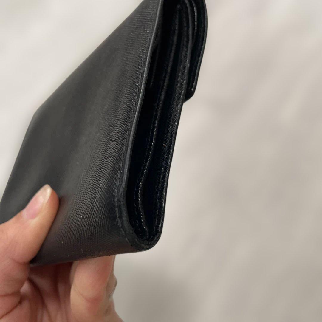 PRADA 二つ折り財布 ブラック サフィアーノレザー