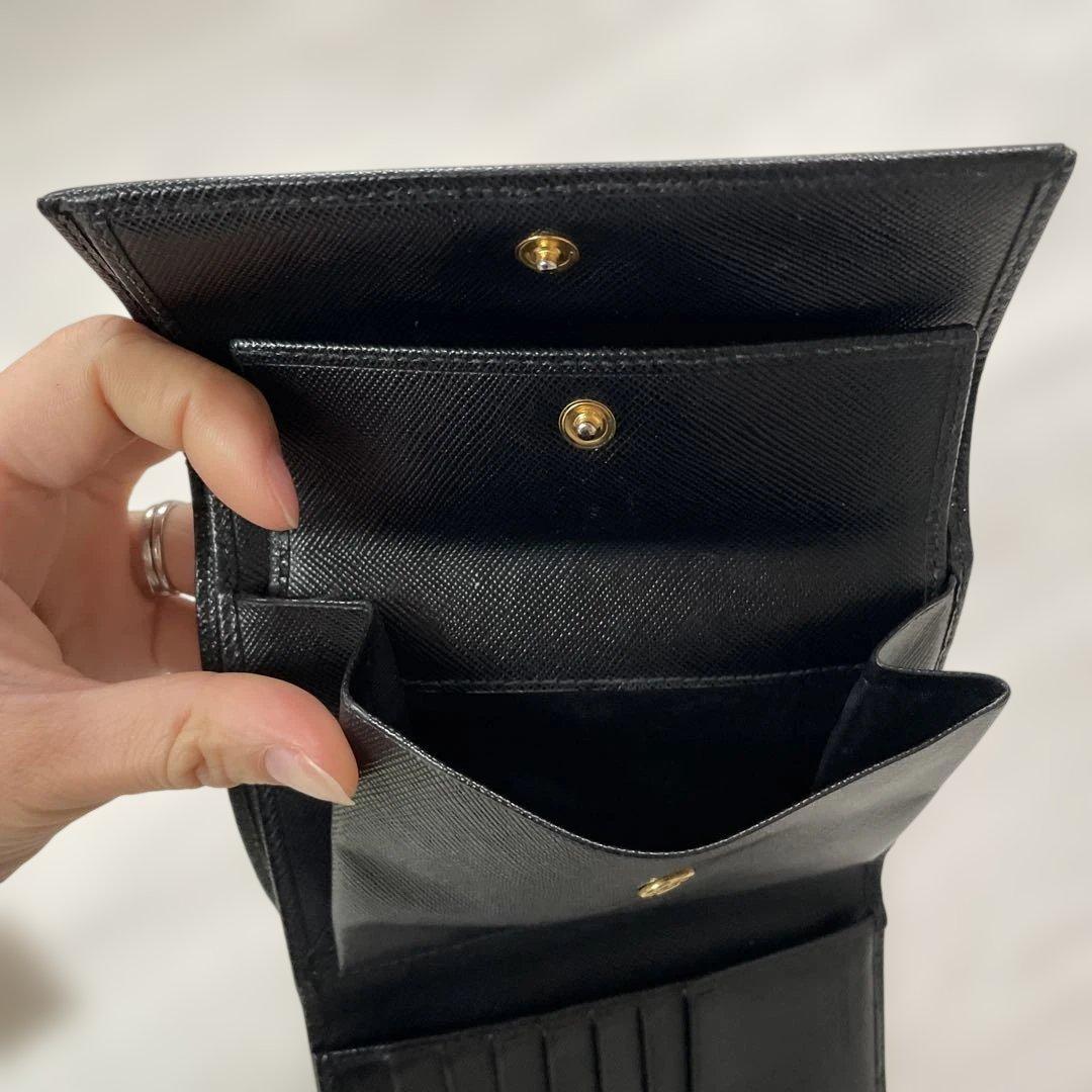 PRADA 二つ折り財布 ブラック サフィアーノレザー