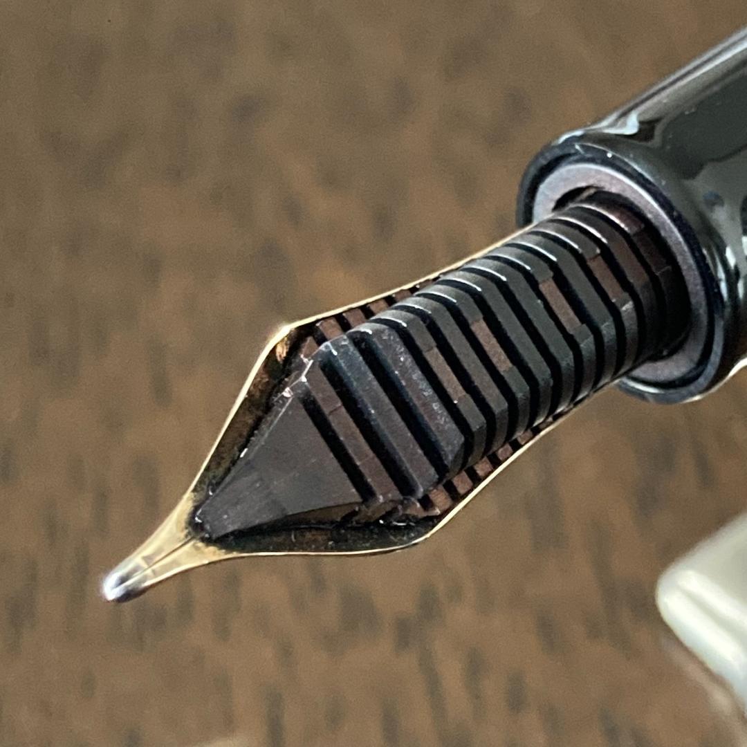 【廃番・希少品】セーラー万年筆　長刀研ぎ　ふでDEまんねん　NAG　旧型ニブ