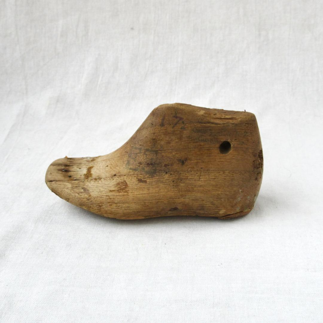 アンティーク　木製シューモールド　ベビーサイズ