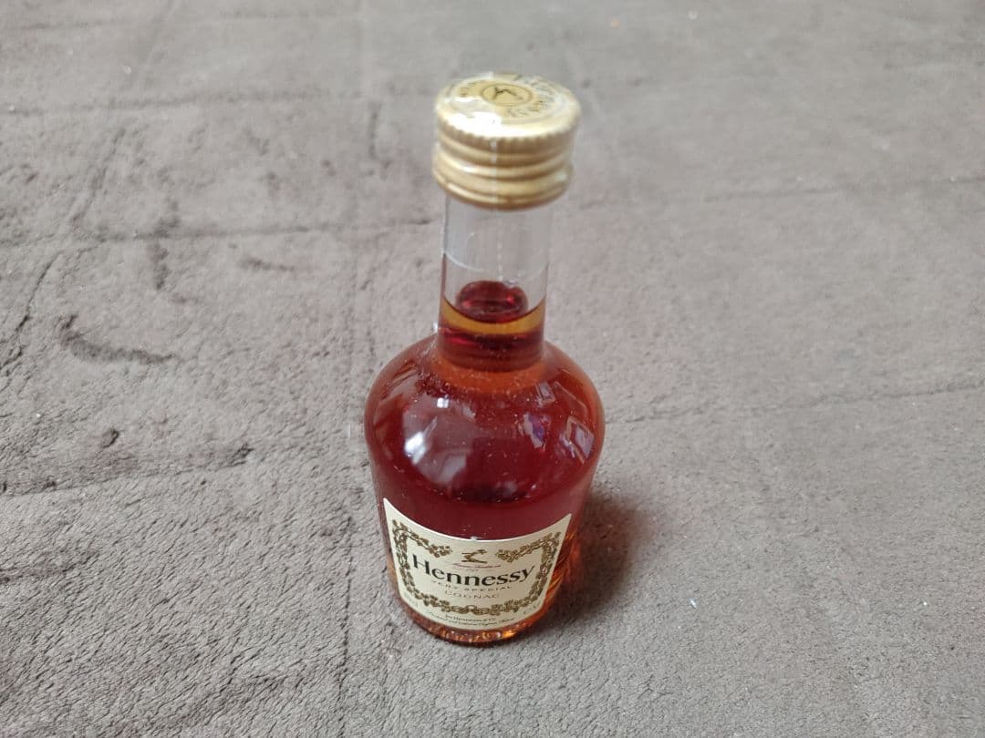 Hennessy ブランデー 50ml 25本セット