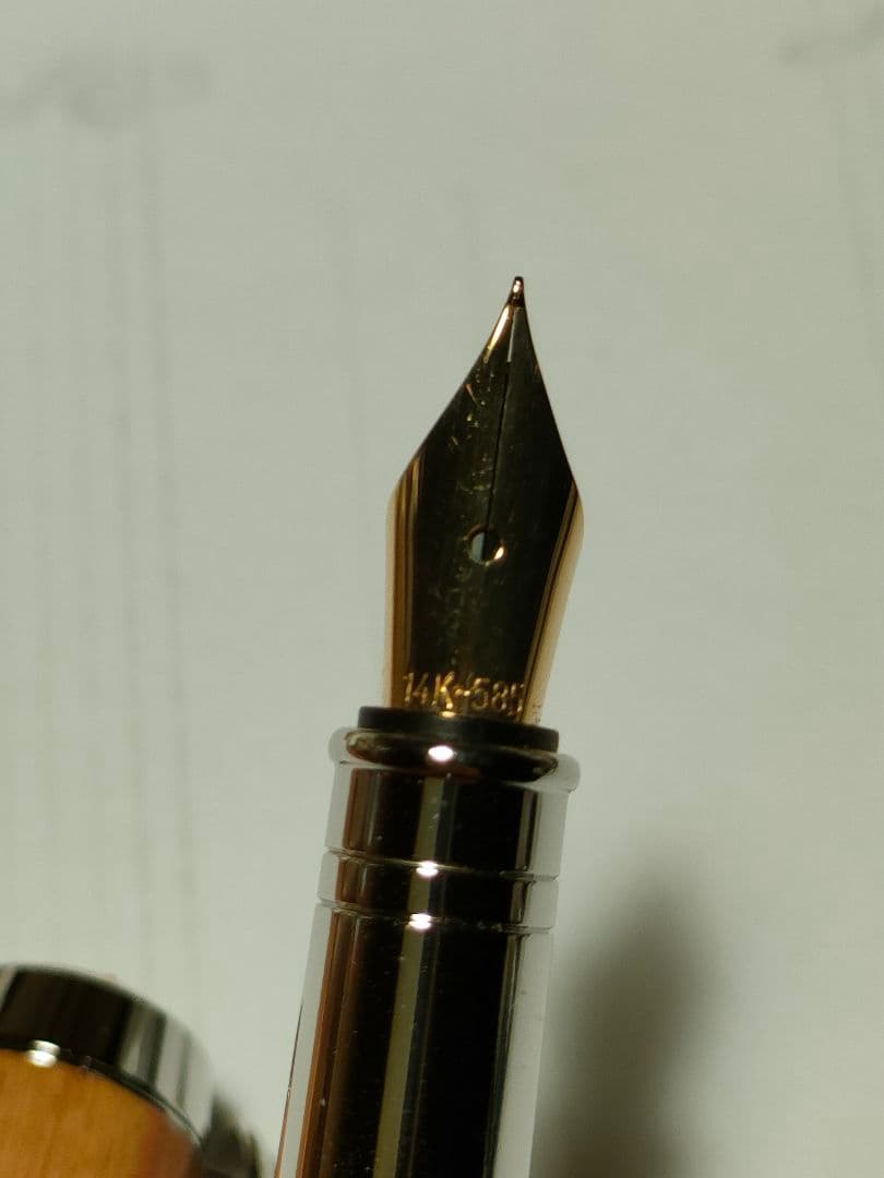 スティロアート軽井沢 万年筆 14k ピンクリボン運動応援チューリップウッド