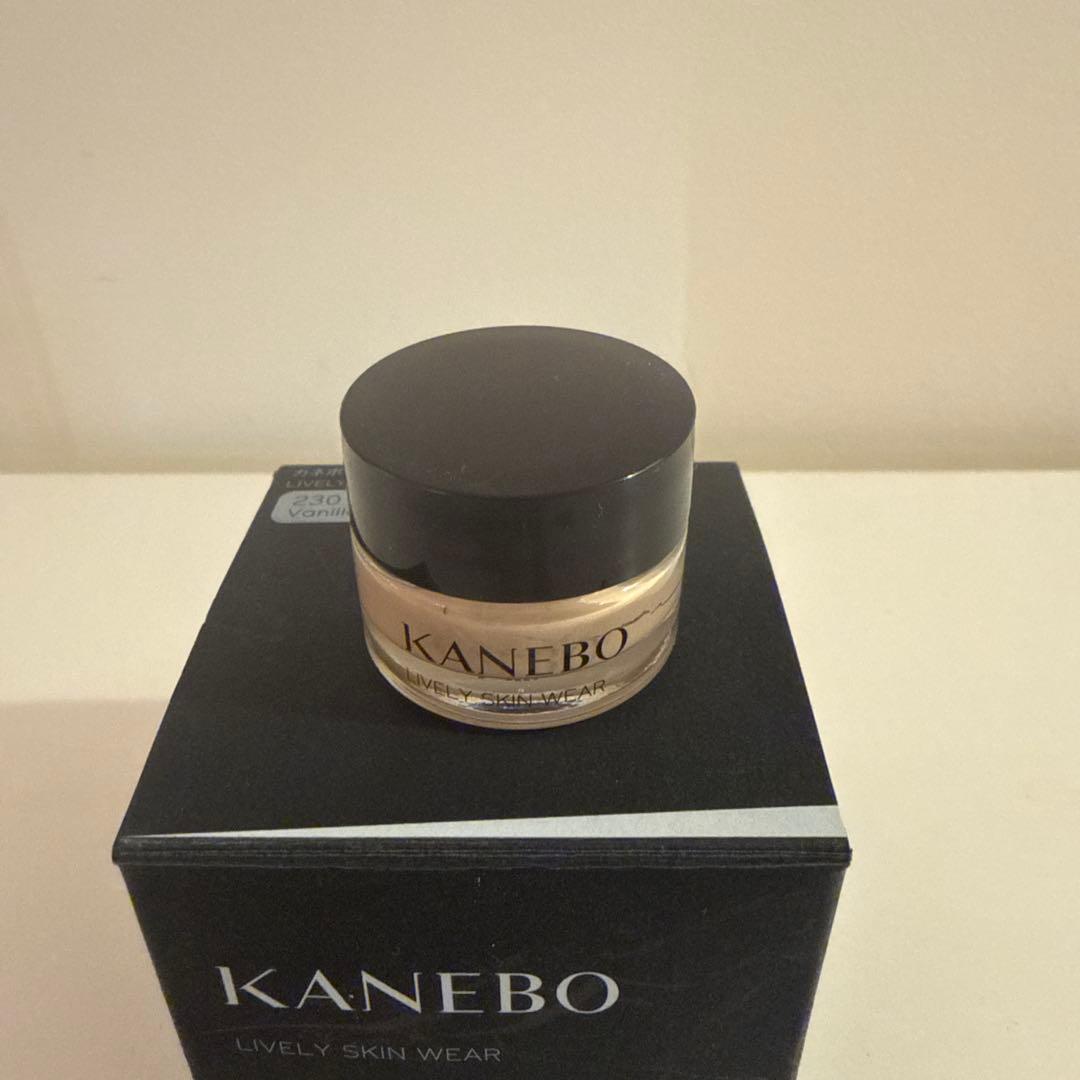 KANEBO ライブリースキンウェア Ⅱ 230 Vanilla
