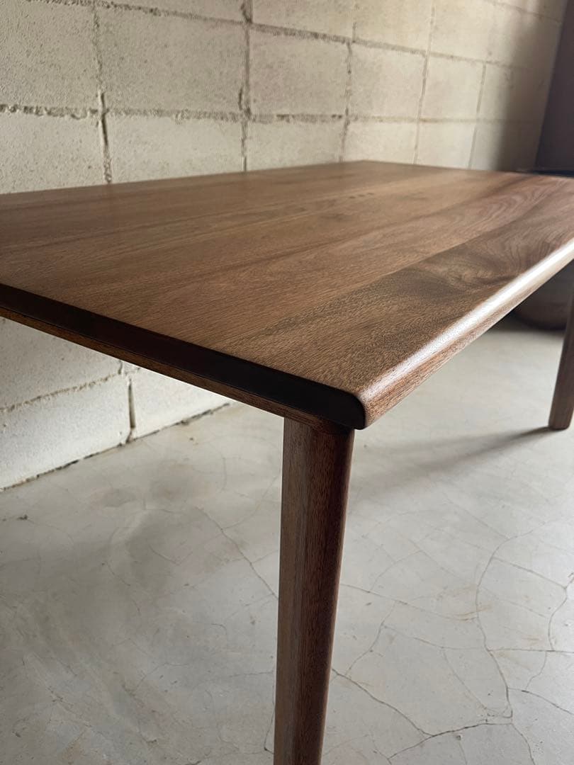 ウォールナット無垢材　ダイニングテーブル　ダイニング5点　朝日木材加工　アクタス