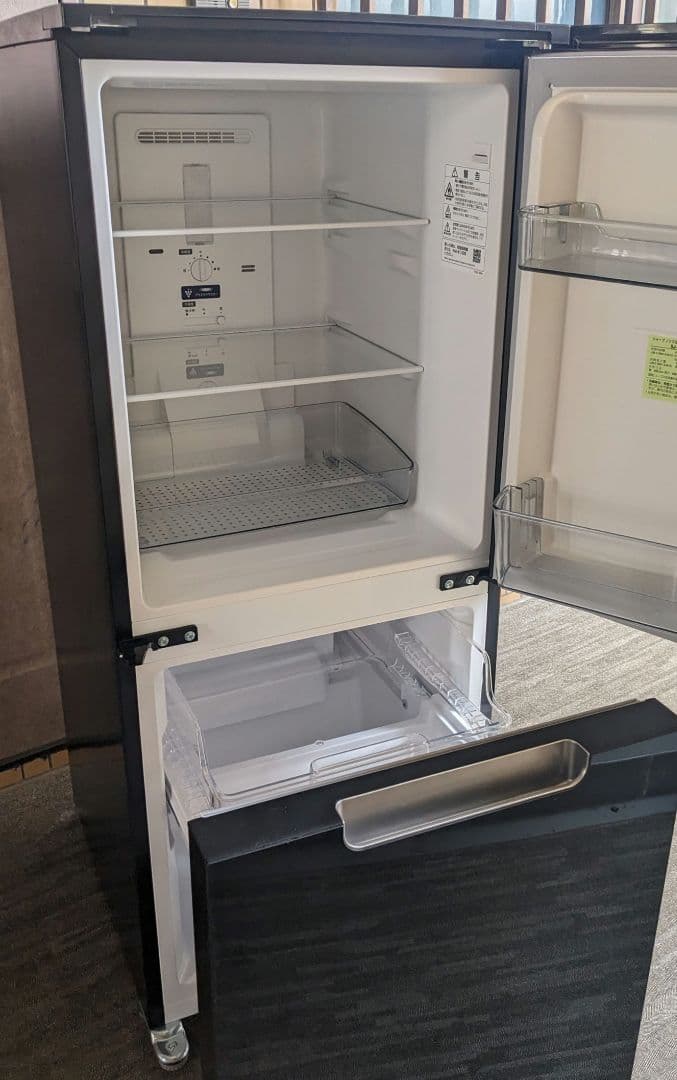 ★2022年製 152L 冷凍冷蔵庫 【SJ-GD15H-B】ピカピカの黒♫