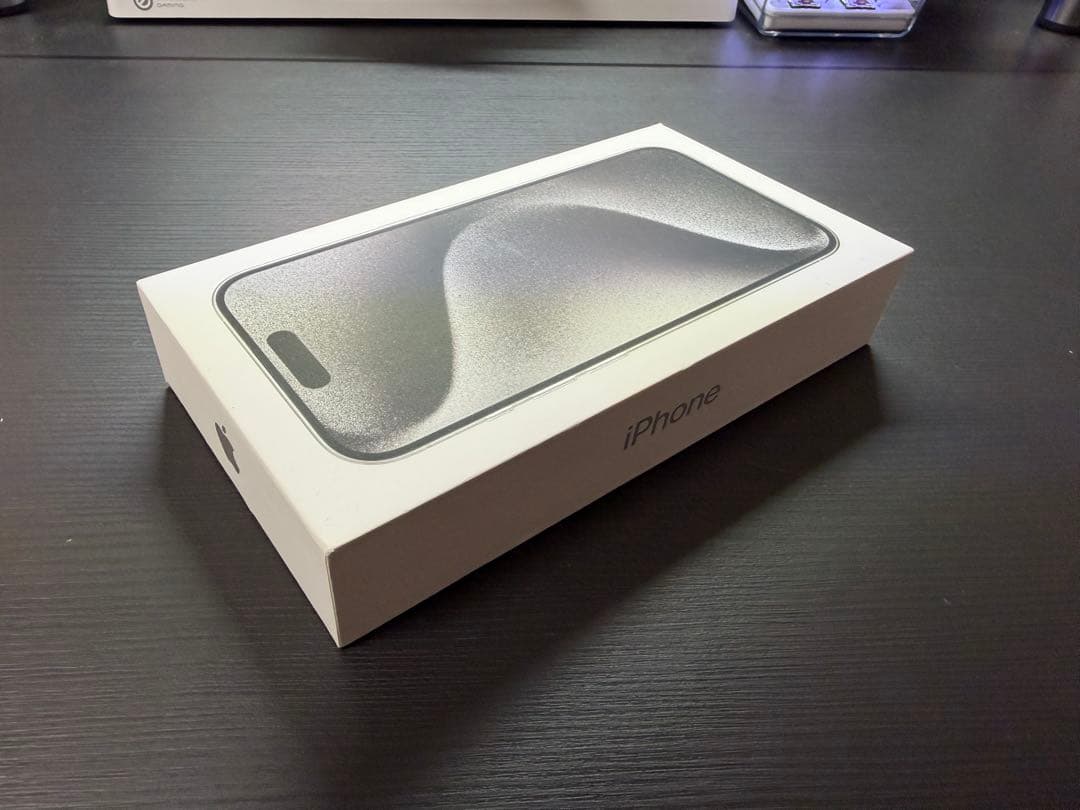 【美品】iPhone 15 Pro 128Gホワイトチタニウム