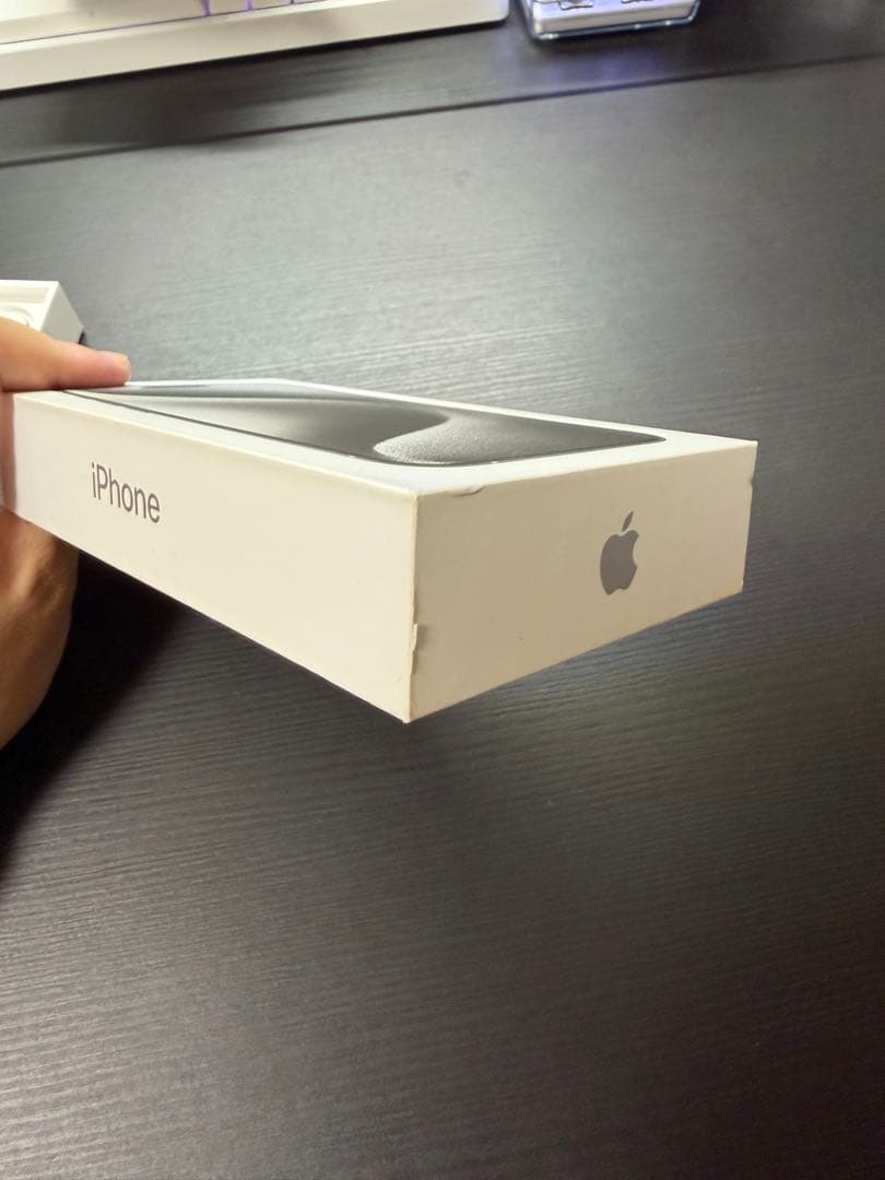 【美品】iPhone 15 Pro 128Gホワイトチタニウム