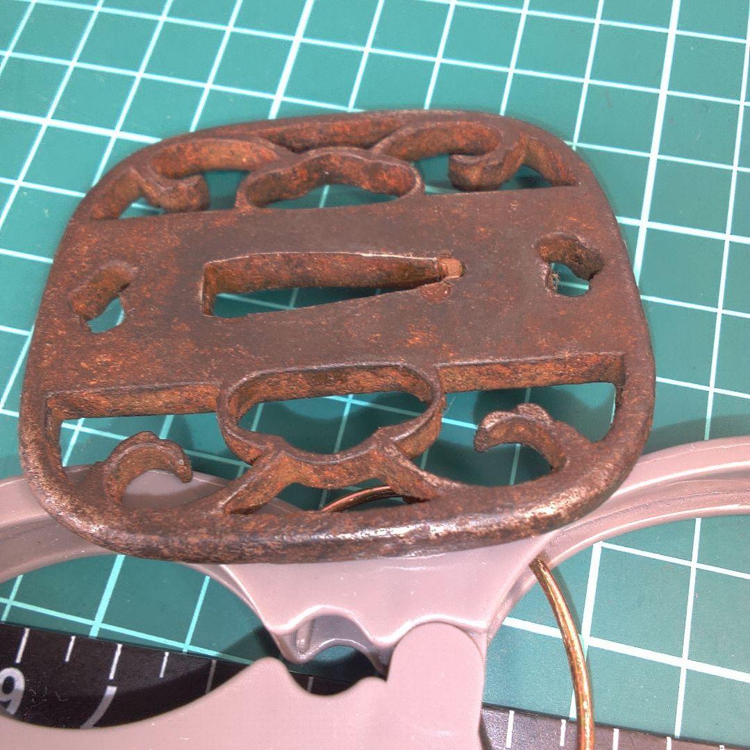 小物１ 鉄製 鍔(つば) 複雑な模様