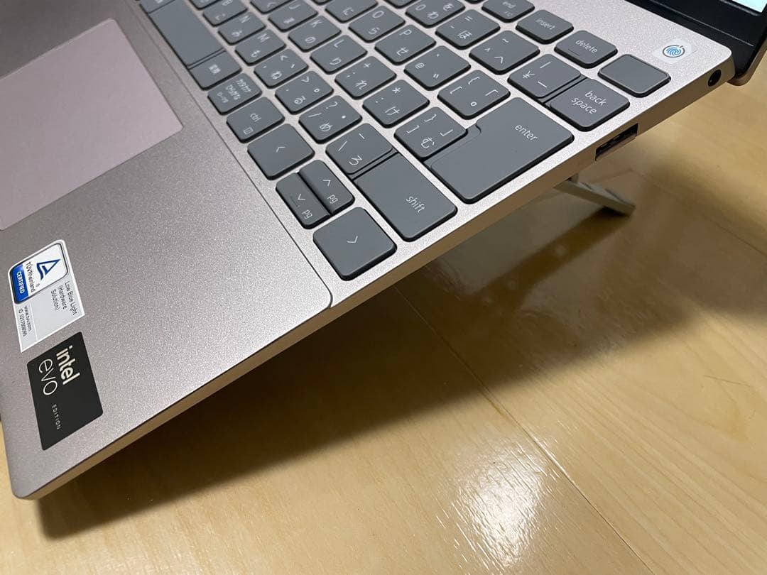 「美品」Dell Inspiron 13 Ultra7 16GB SSD 1TB