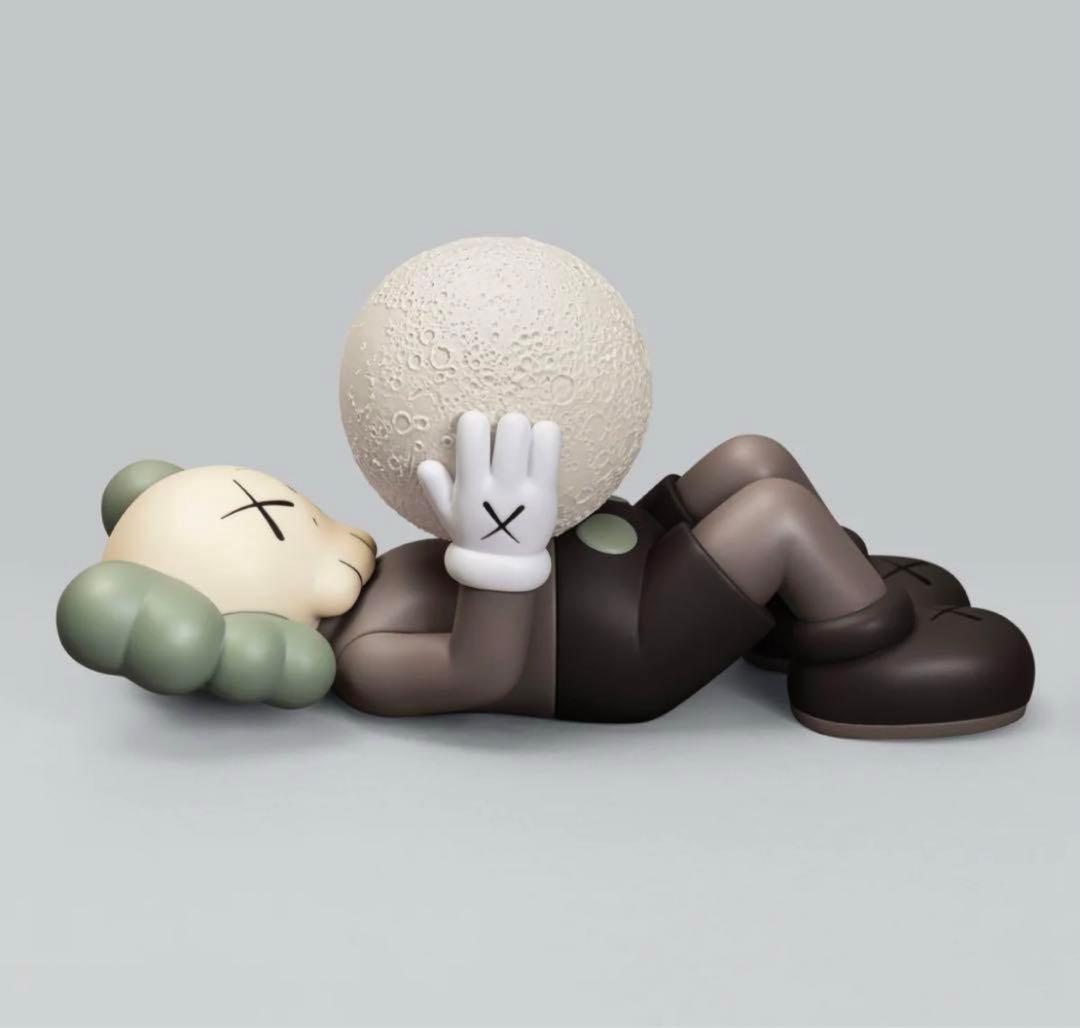 【最終値下】KAWS HOLIDAY SHANGHAI FIGURE カウズ