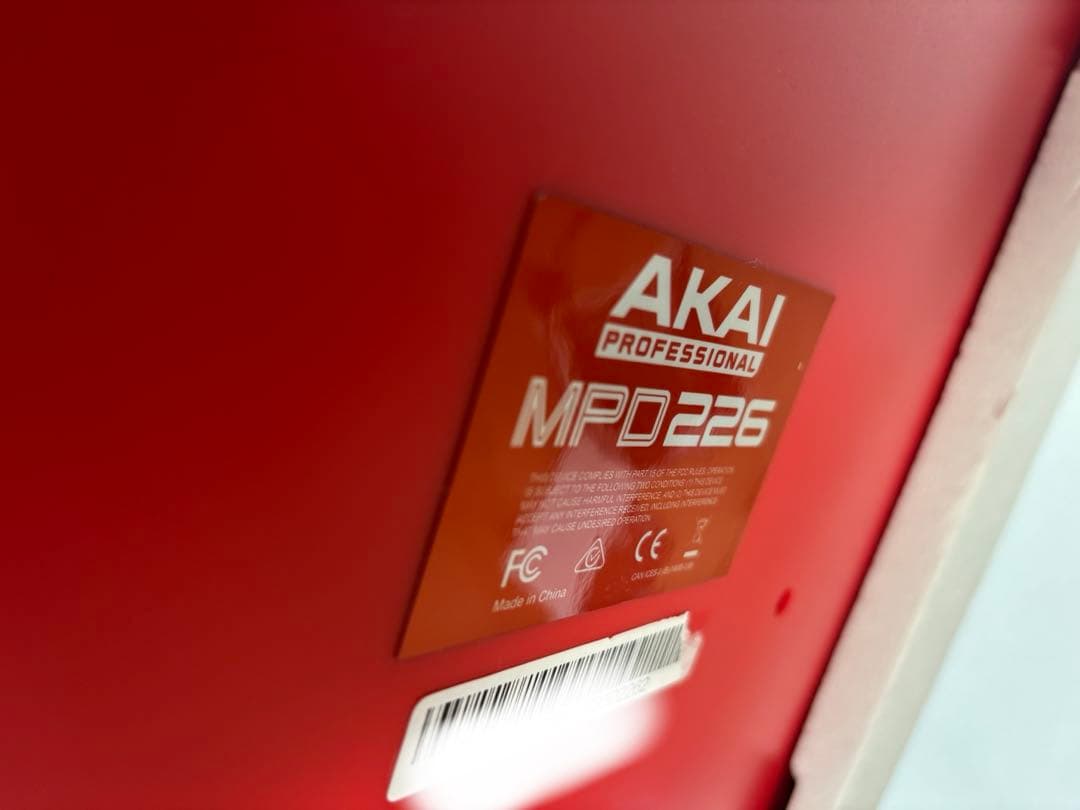 AKAI MPD226 MIDIコントローラー