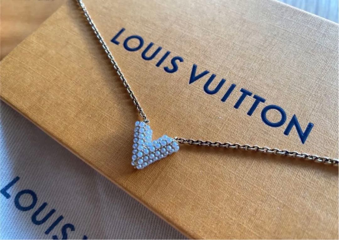 ルイヴィトン　エセンシャルV ネックレス　ゴールド　パール　限定