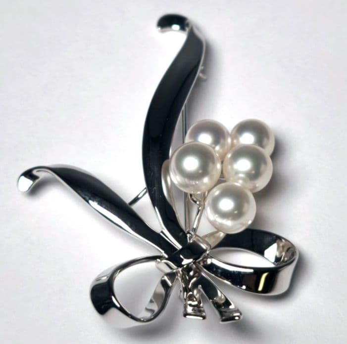 【未使用級 最高級】ミキモト ブローチ パール リボン 愛子様 ご着用 箱付き