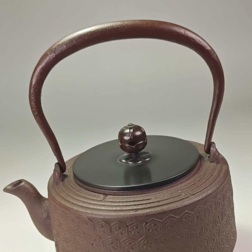 ウ310 鉄瓶『釜師　佐藤浄清造』『肩衝亀甲　鉄瓶　共箱』茶道具　急須