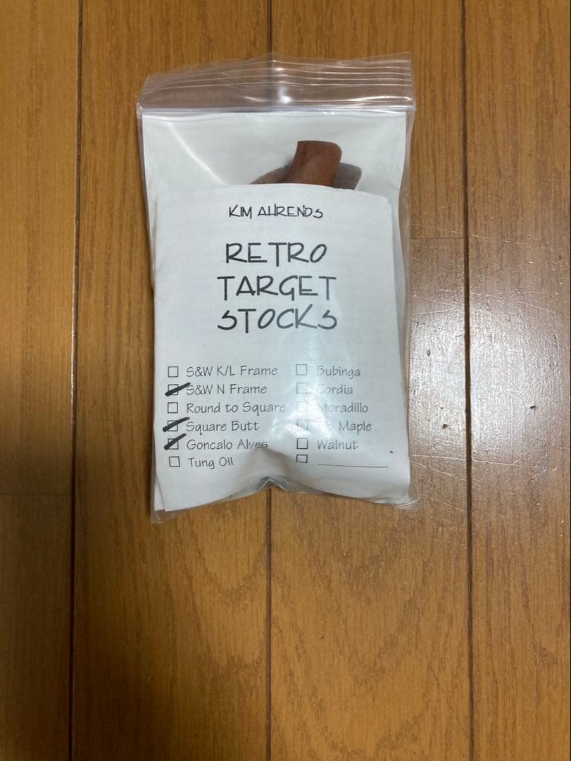 モデルガン　ガスガン　グリップ