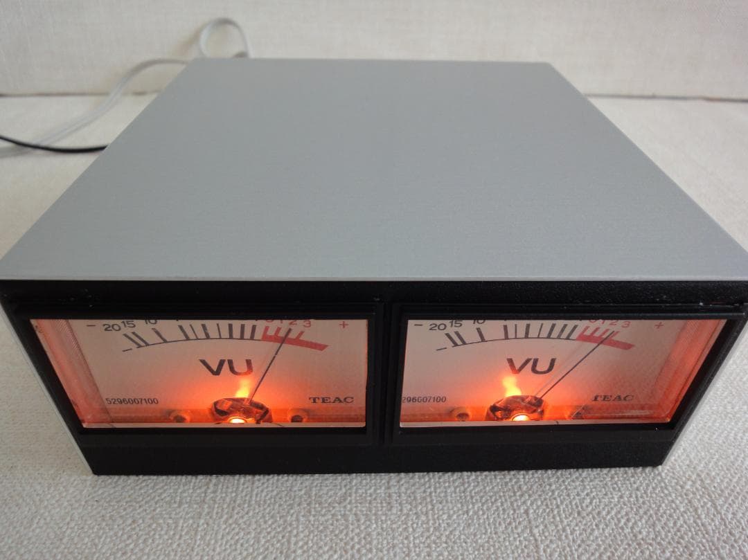 自作ステレオVUメーター214号機(TEACピーク表示機能LED付)