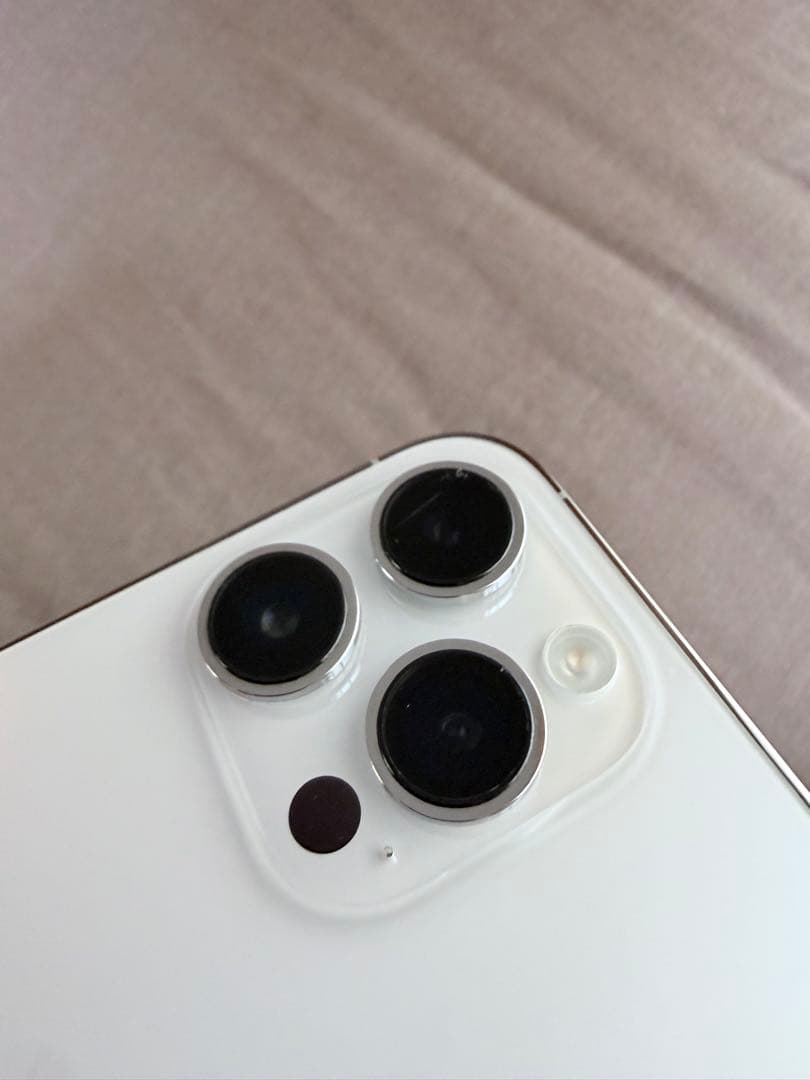 白ネコ iPhone14pro 256G シルバー SIMフリー