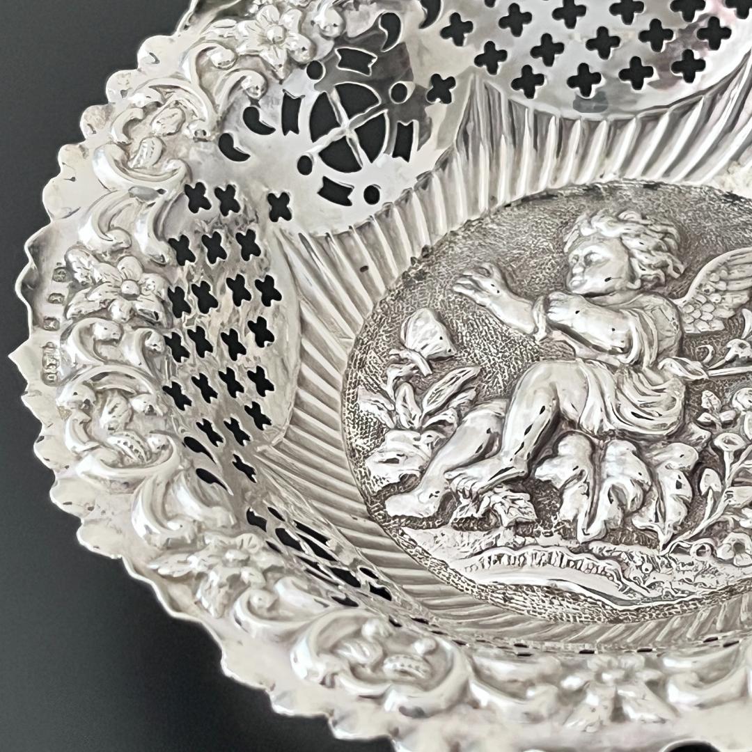 【英国】 【純銀】天使のボンボンディッシュ/ペア スターリングシルバー1897年