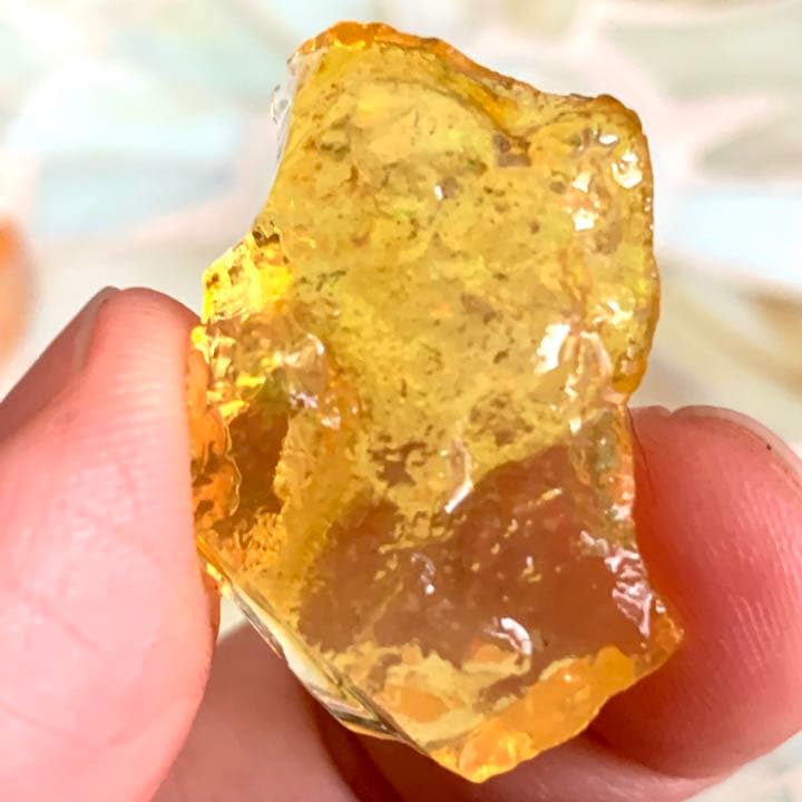 27ctソリッドイエローオパール！遊色キラキラ ！鉱物標本