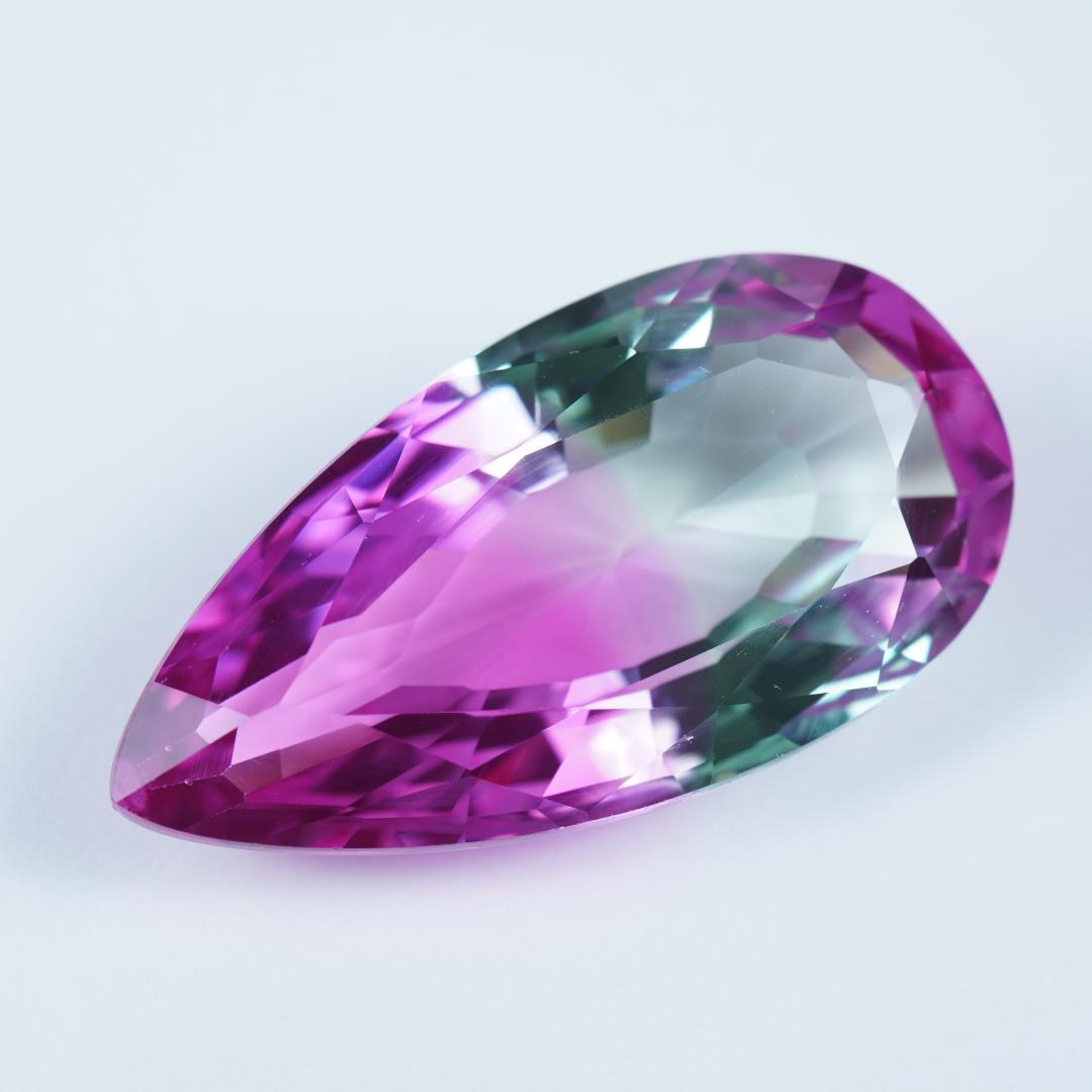 35.86ct バイカラー合成サファイア